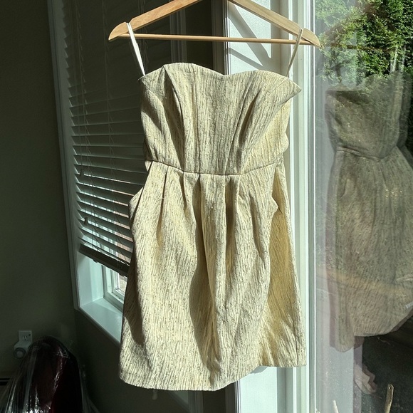 H&M structured strapless dress with gold detail - Picture 7 of 9